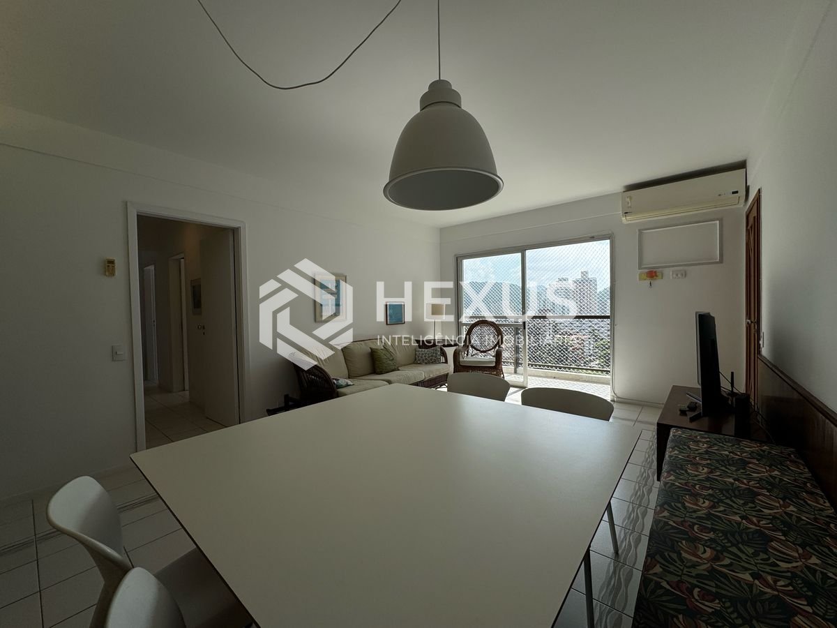Foto 4 de Apartamento com varanda vista mar e lazer a 2 quadras da Praia das Pitangueiras, Guarujá