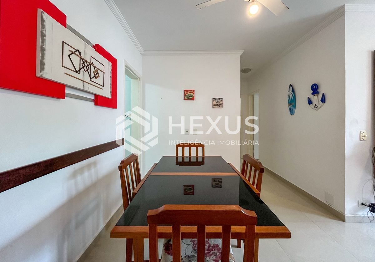 Foto 5 de Apartamento reformado com varanda a uma quadra da praia em Pitangueiras, Guarujá