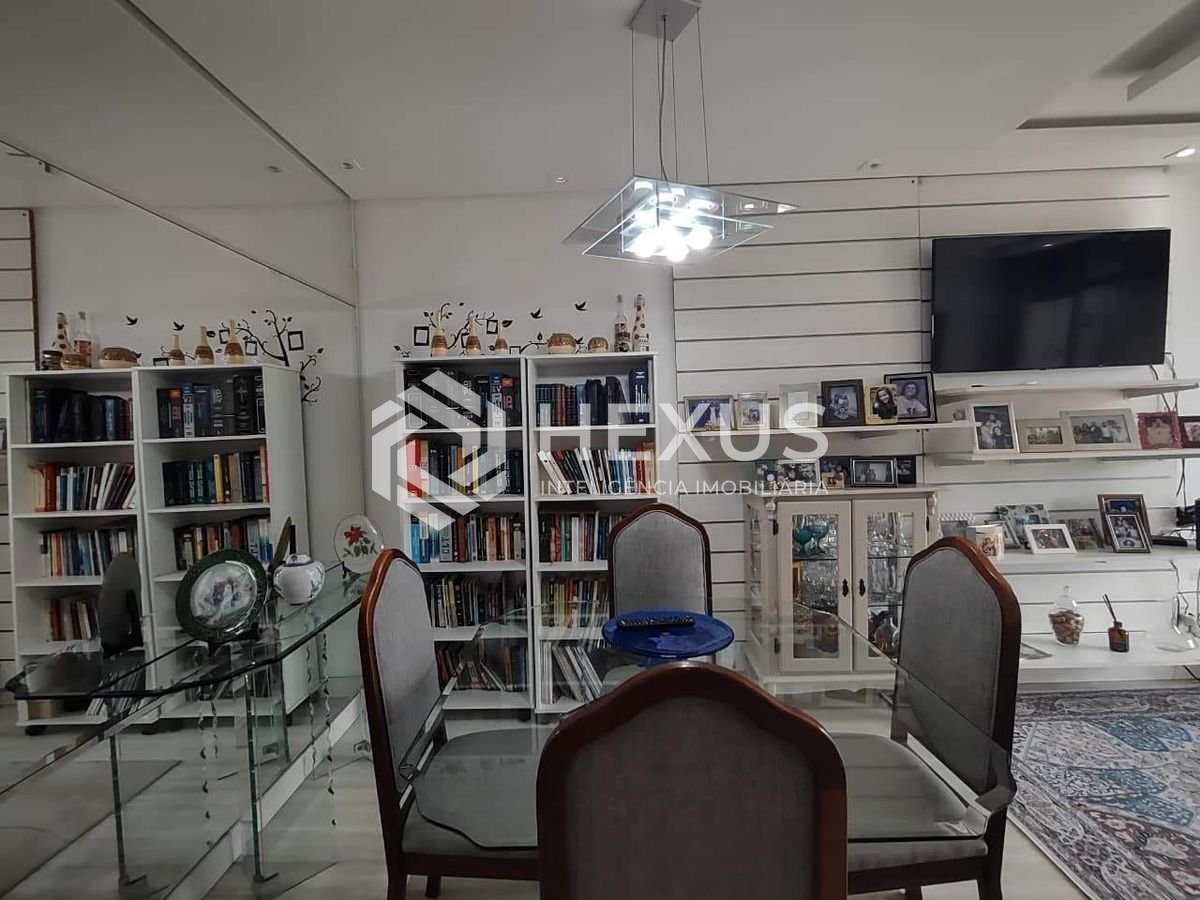 Foto 5 de Apartamento reformado com varanda e lazer na Enseada, Guarujá