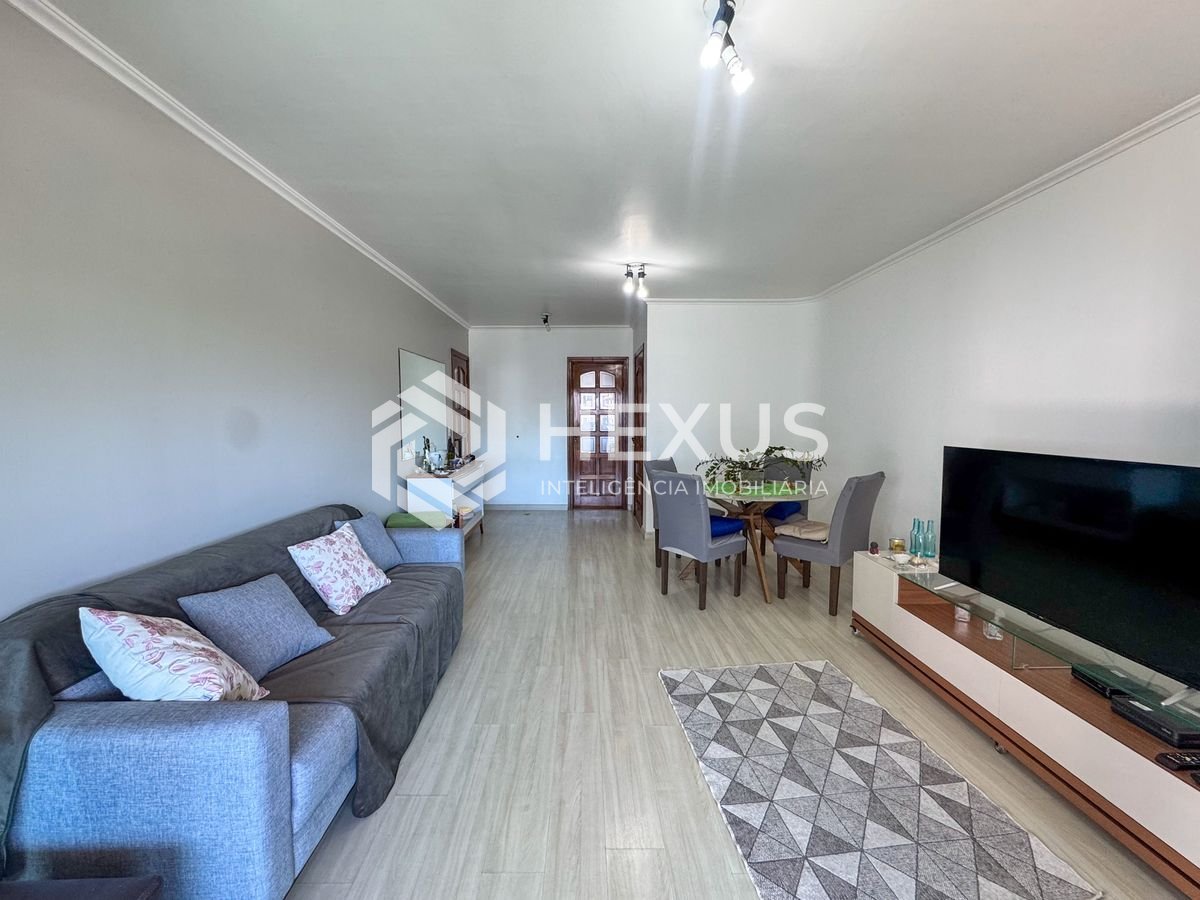 Foto 5 de Apartamento reformado com varanda e lazer nas Astúrias, Guarujá
