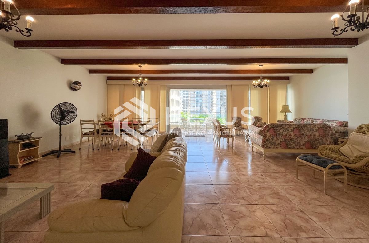 Foto 5 de Apartamento frente mar com varanda vista mar e lazer nas Pitangueiras, Guarujá