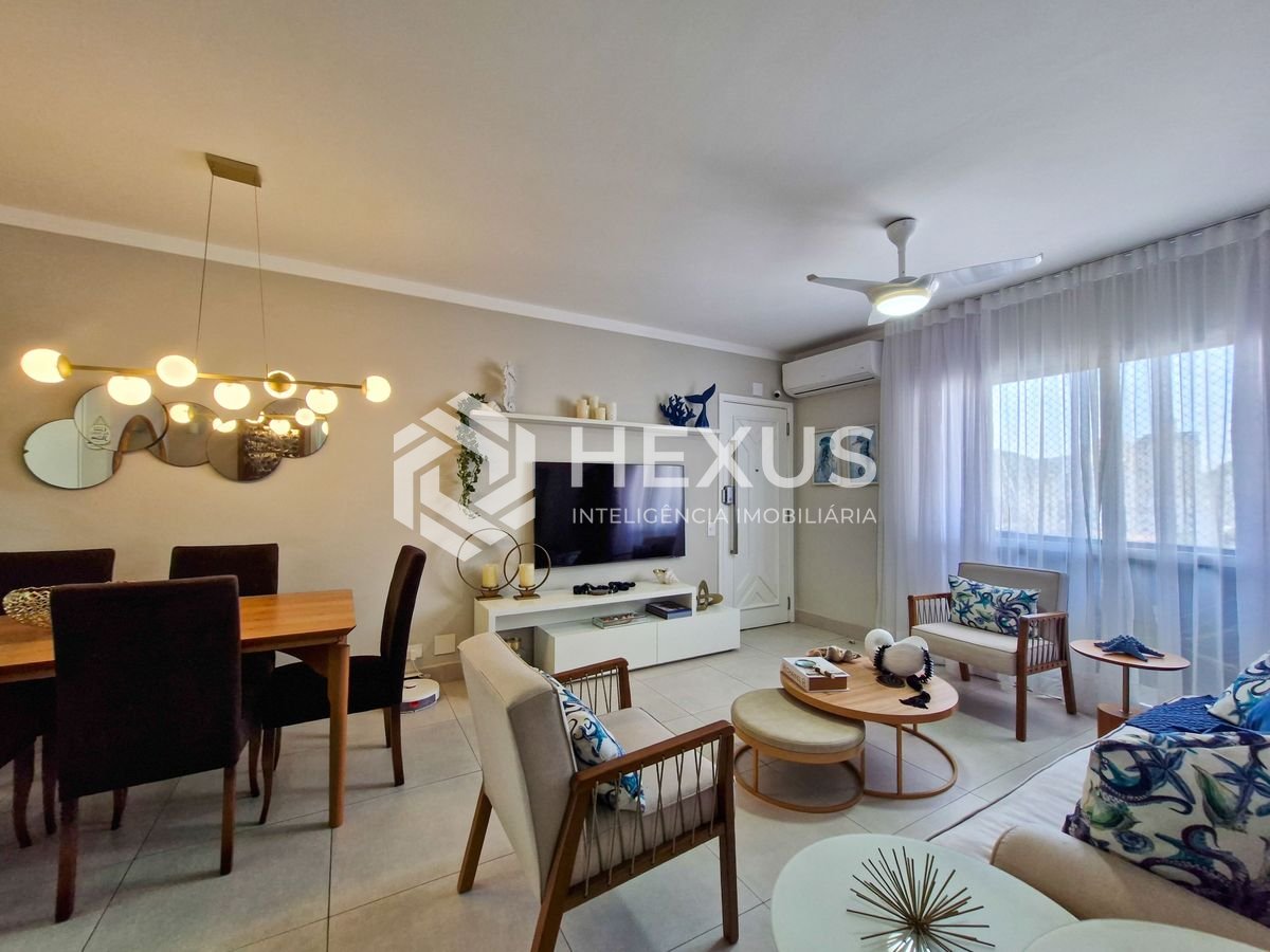 Foto 3 de Apartamento reformado com varanda vista mar e lazer a 2 quadras da praia nas Pitangueiras, Guarujá