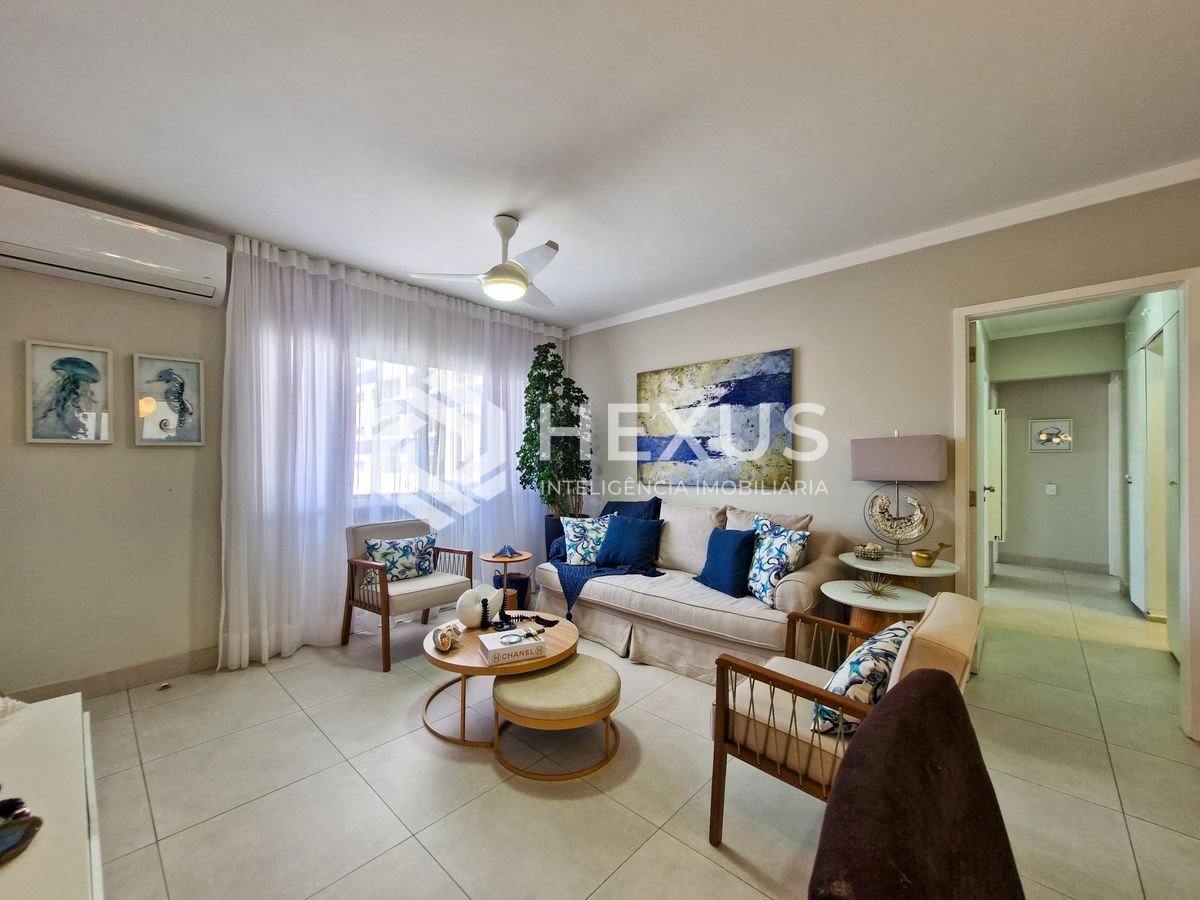 Foto 4 de Apartamento reformado com varanda vista mar e lazer a 2 quadras da praia nas Pitangueiras, Guarujá