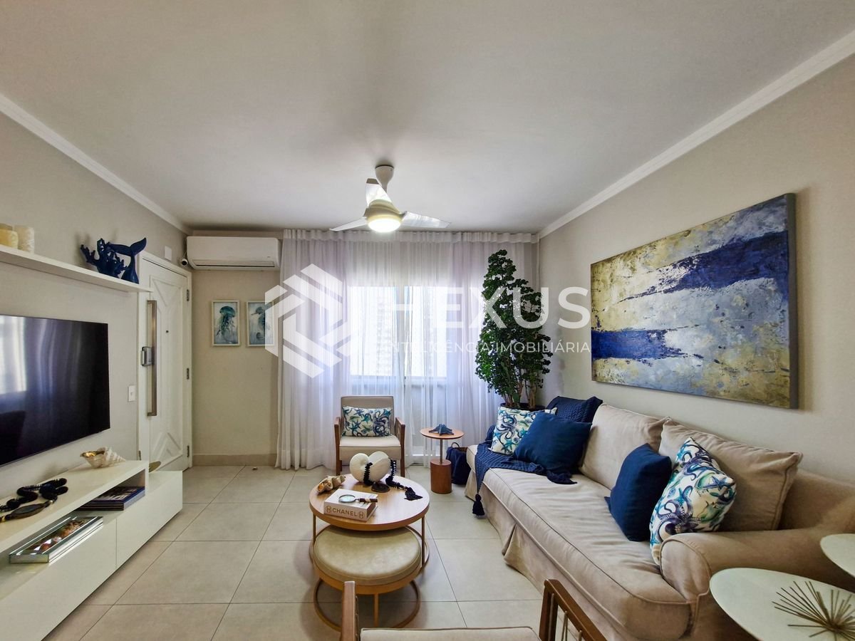 Foto 5 de Apartamento reformado com varanda vista mar e lazer a 2 quadras da praia nas Pitangueiras, Guarujá