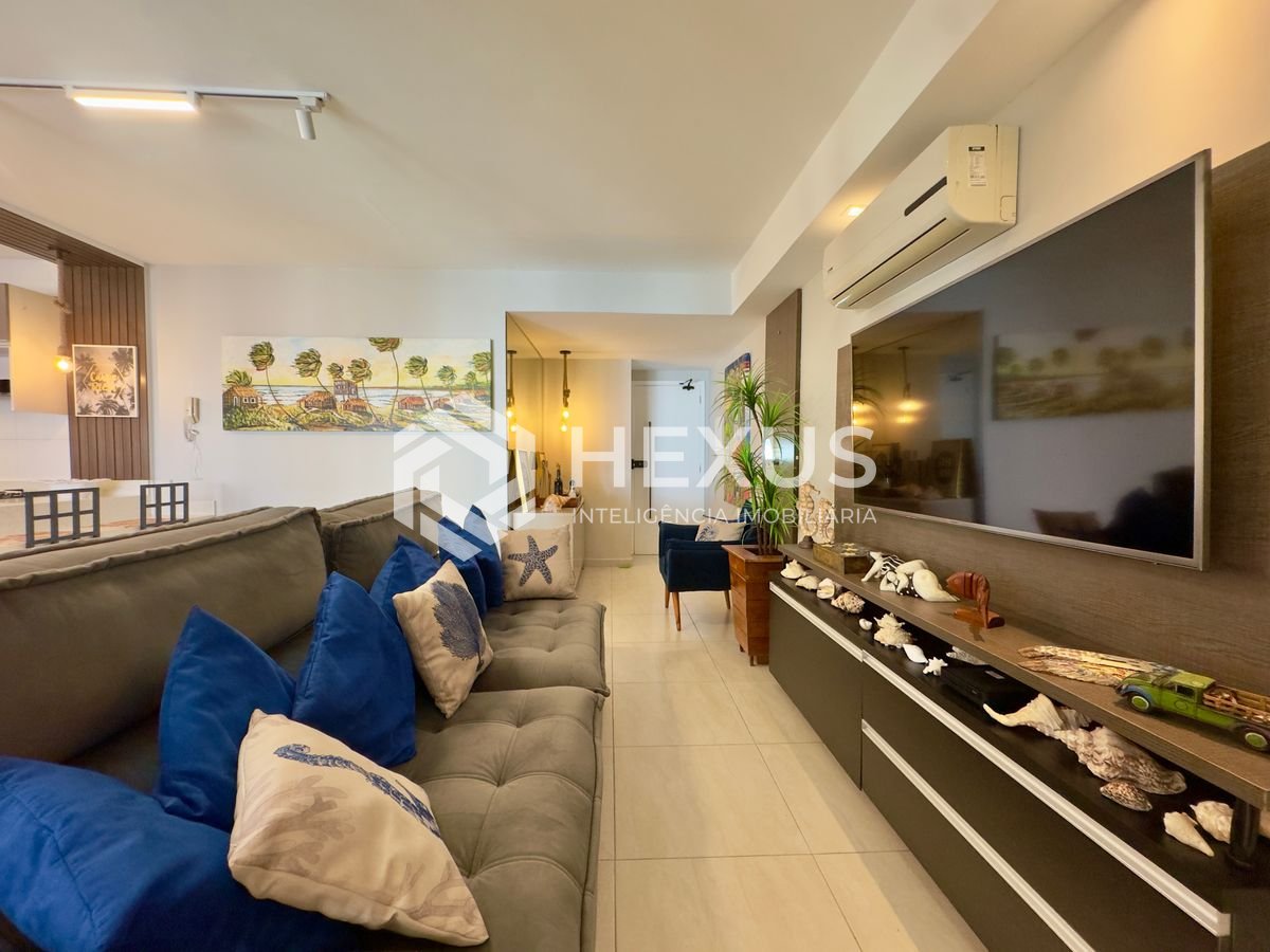 Foto 4 de Apartamento reformado com varanda gourmet e lazer a 200m da praia nas Pitangueiras, Guarujá