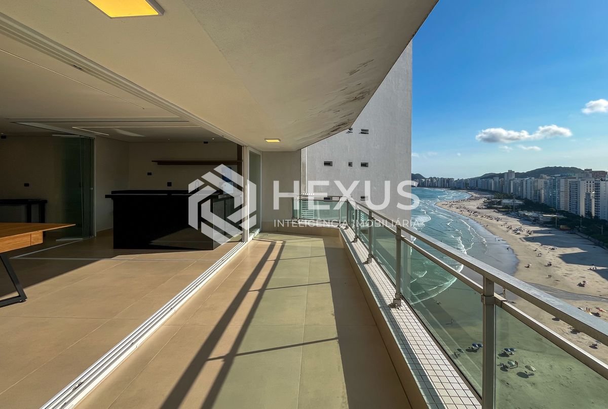 Foto 4 de Apartamento reformado com varanda vista mar e lazer na beira mar da Praia das Pitangueiras, Guarujá