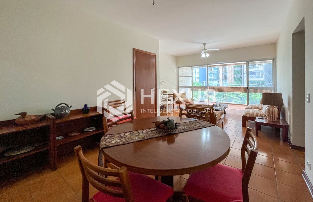 Foto 2 de Apartamento com varanda e lazer na beira mar da praia nas Pitangueiras, Guarujá