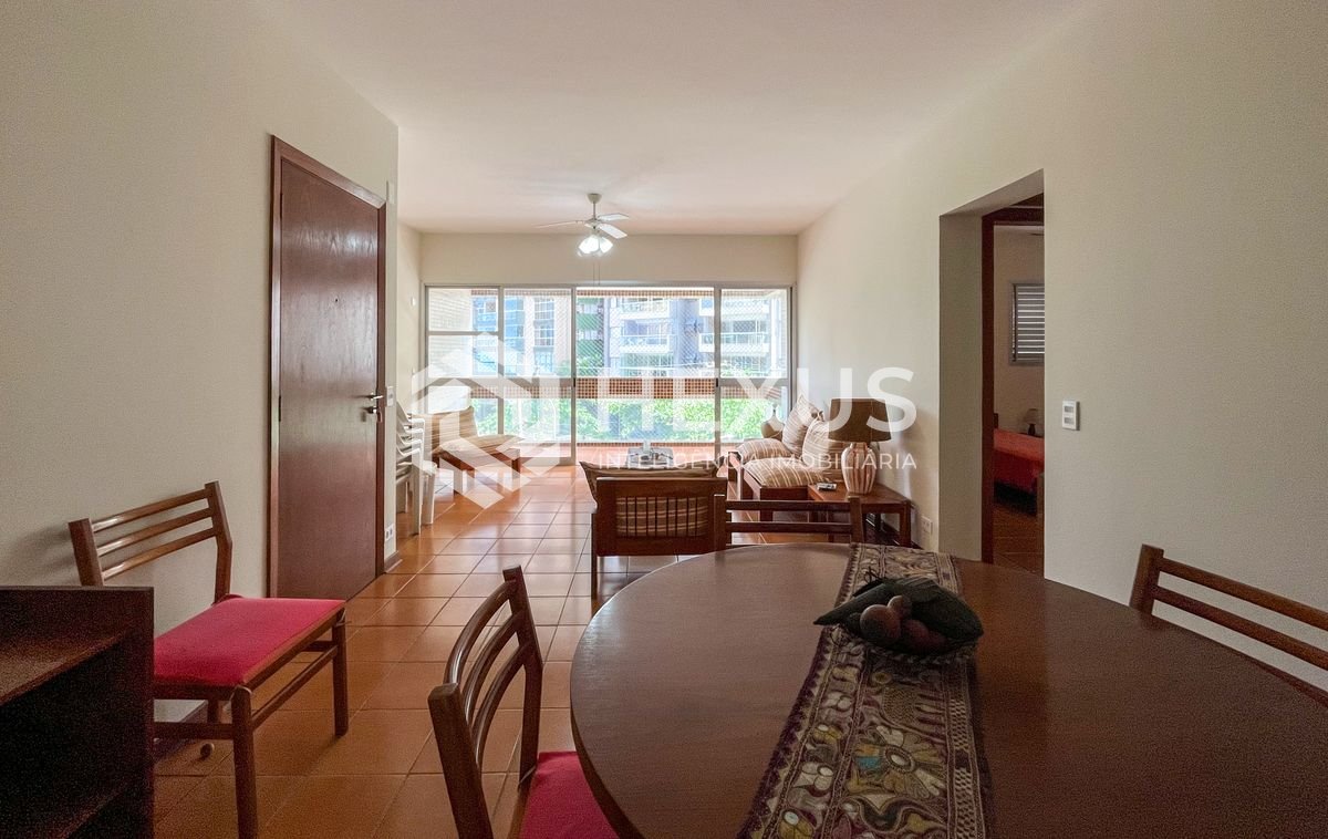 Foto 3 de Apartamento com varanda e lazer na beira mar da praia nas Pitangueiras, Guarujá