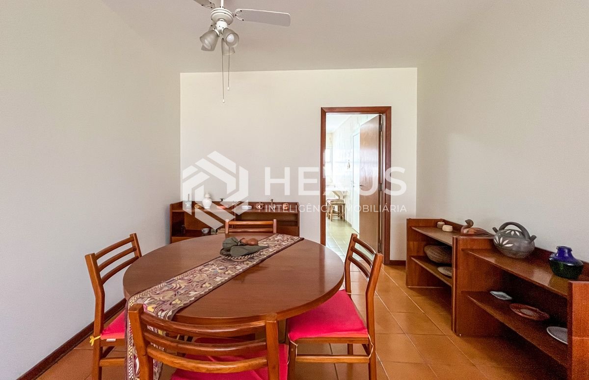 Foto 4 de Apartamento com varanda e lazer na beira mar da praia nas Pitangueiras, Guarujá