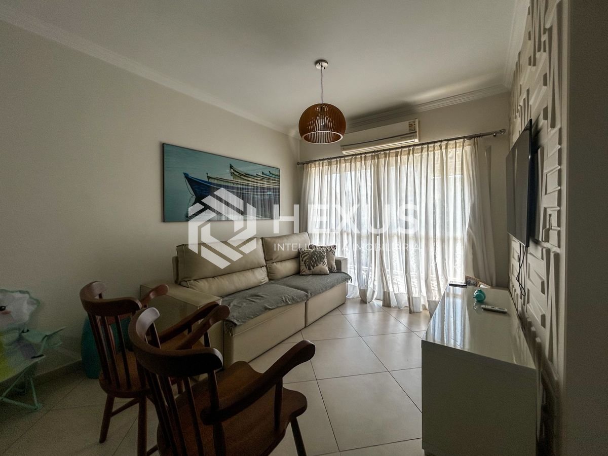 Foto 4 de Apartamento reformado com varanda a 400m da praia na Enseada, Guarujá