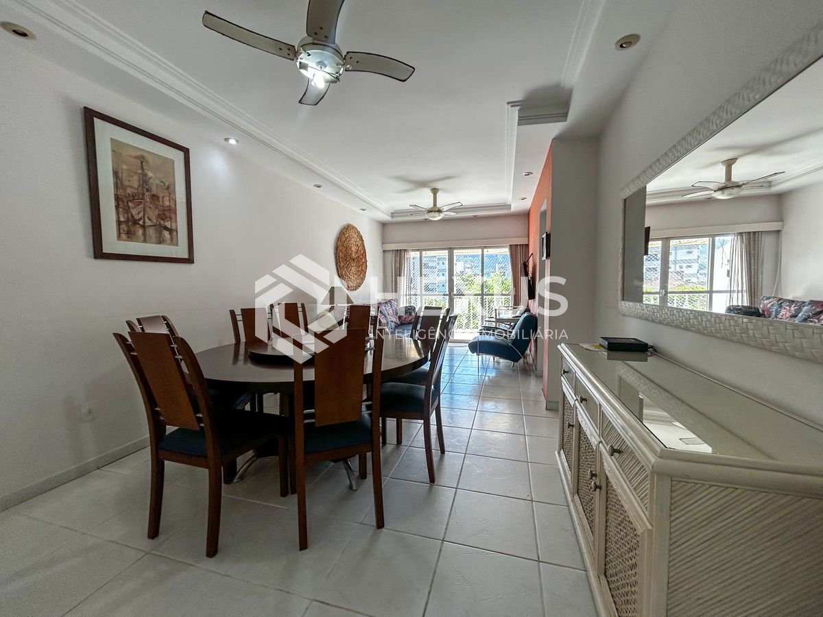 Foto 4 de Apartamento com varanda e lazer a 400m da praia na Enseada, Guarujá