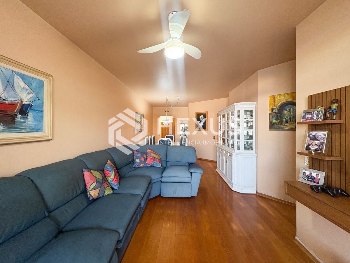 Foto 4 de Apartamento com varanda vista mar a 50m da praia na Enseada, Guarujá
