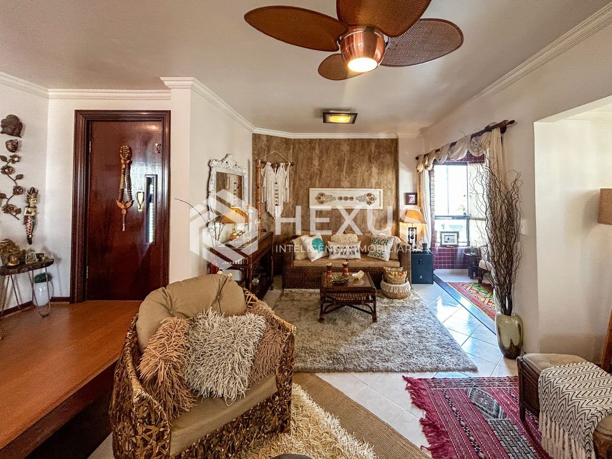 Foto 4 de Apartamento reformado com varanda vista mar e lazer a 200m da praia no Jardim Astúrias, Guarujá