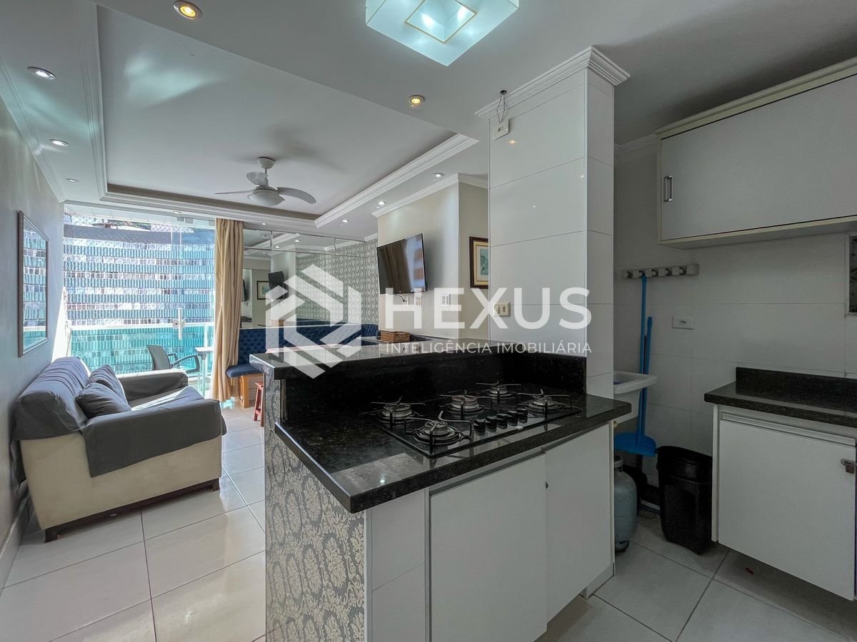 Foto 5 de Apartamento com varanda vista mar e lazer na beira mar da Praia nas Pitangueiras, Guarujá