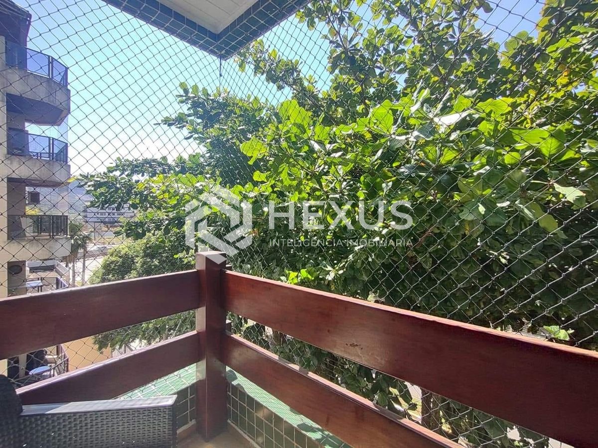 Foto 3 de Apartamento com varanda na região da Brunella na Enseada, Guarujá