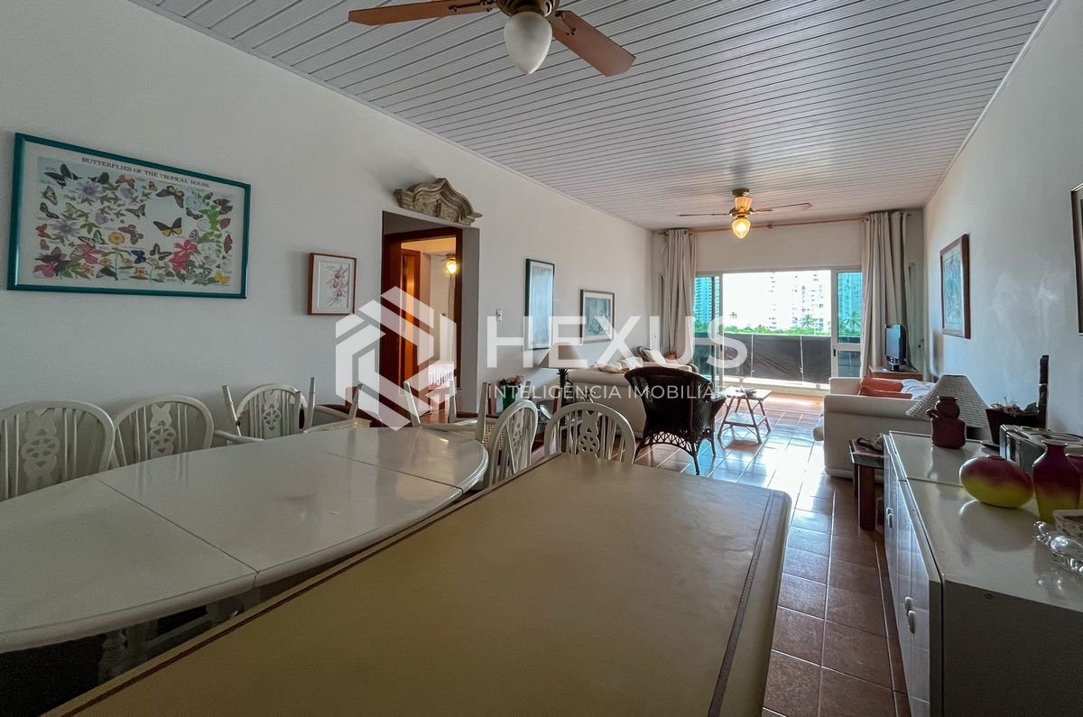 Foto 5 de Apartamento frente mar com varanda vista mar nas Pitangueiras, Guarujá