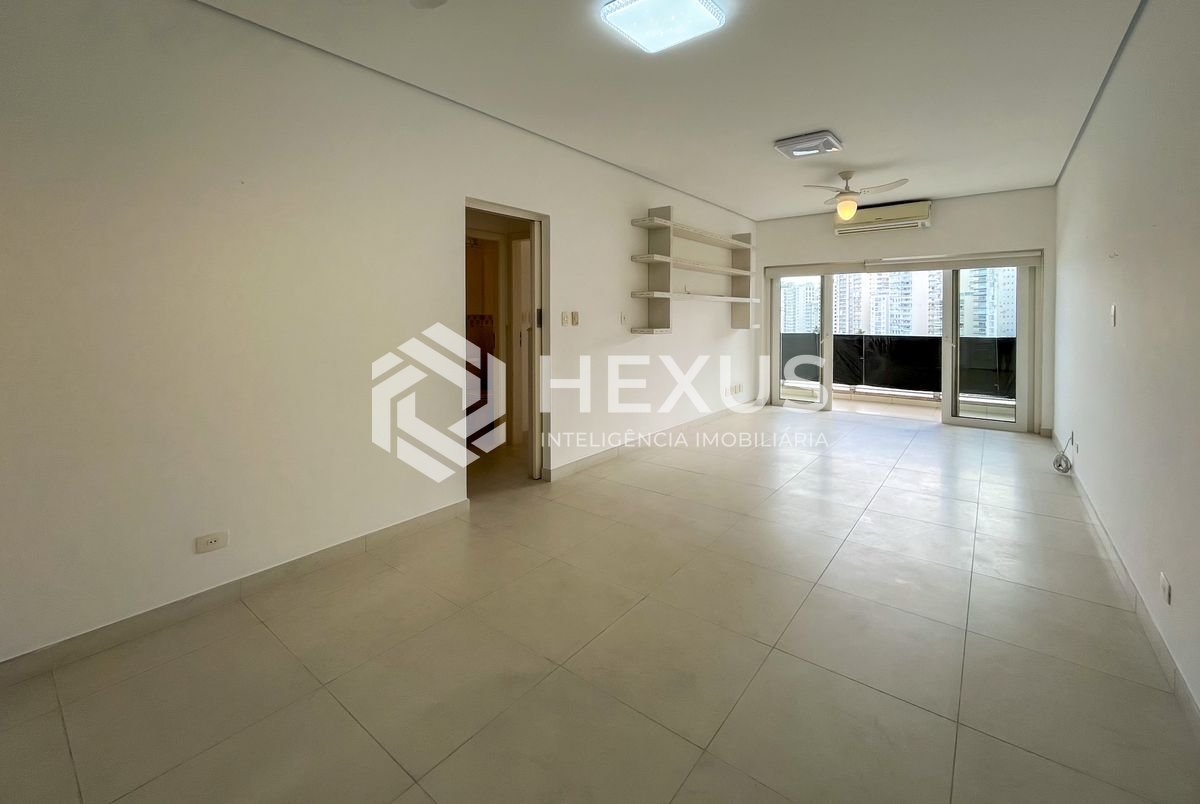 Foto 4 de Apartamento frente mar com varanda vista mar nas Pitangueiras, Guarujá
