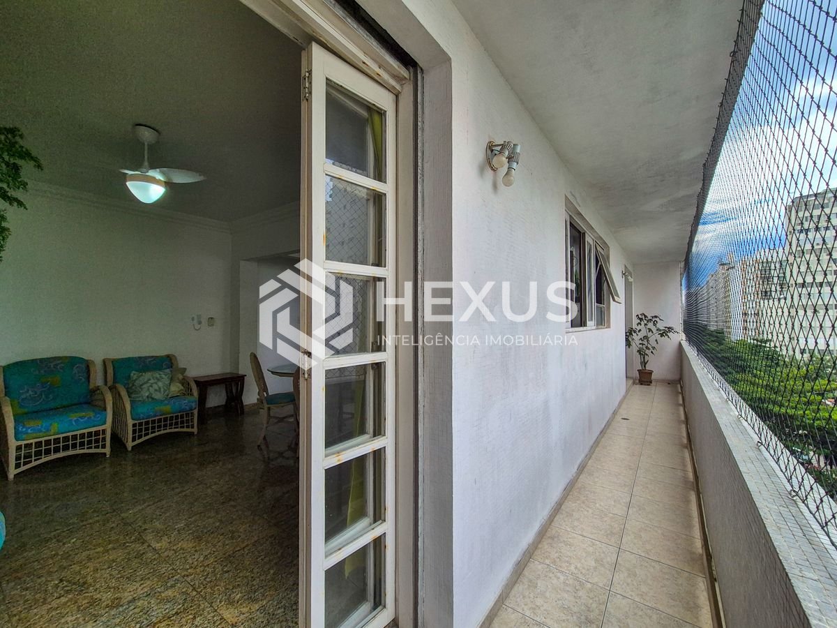 Foto 2 de Apartamento reformado com vista mar a 1 quadra da praia nas Pitangueiras, Guarujá