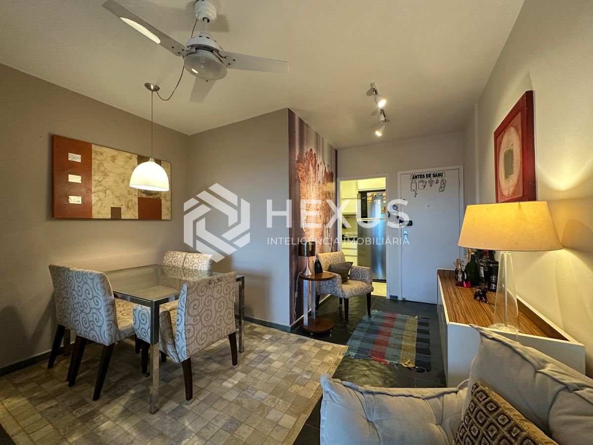 Foto 4 de Apartamento com varanda a 250m da praia na Enseada, Guarujá