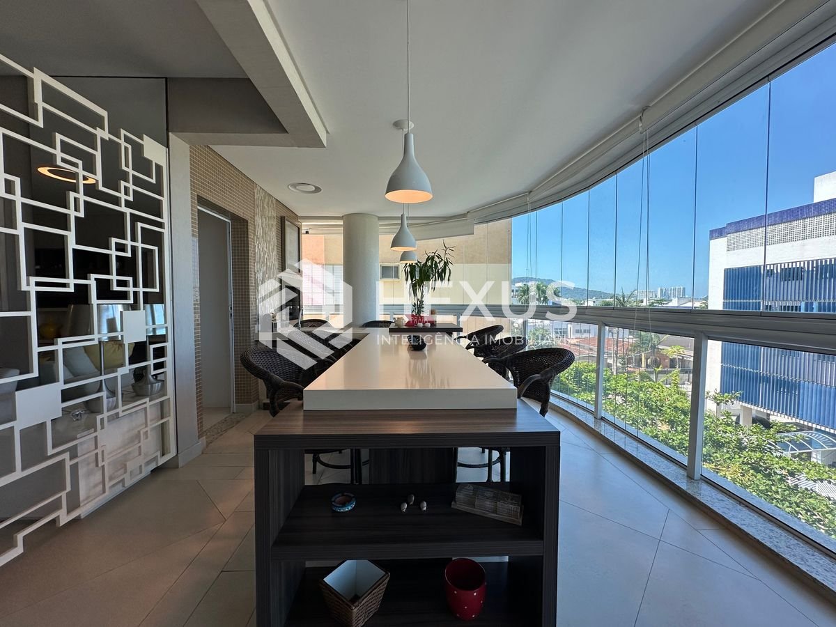 Foto 3 de Apartamento alto padrão com varanda gourmet vista mar e lazer a 250m da praia na Enseada, Guarujá