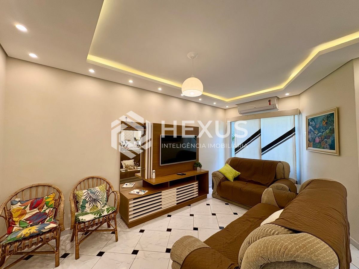 Foto 2 de Apartamento reformado com varanda na Enseada, Guarujá