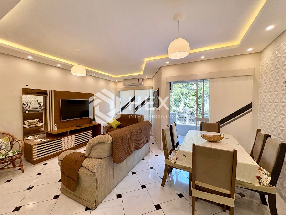 Foto 5 de Apartamento reformado com varanda na Enseada, Guarujá