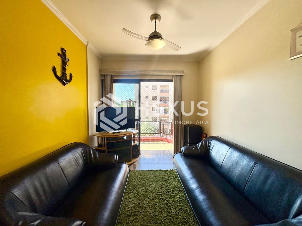 Foto 2 de Apartamento com varanda e lazer na Enseada, Guarujá