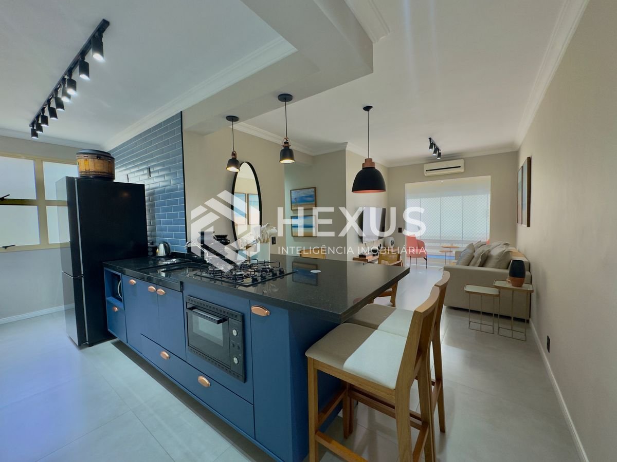 Foto 2 de Apartamento com varanda e lazer na Enseada, Guarujá