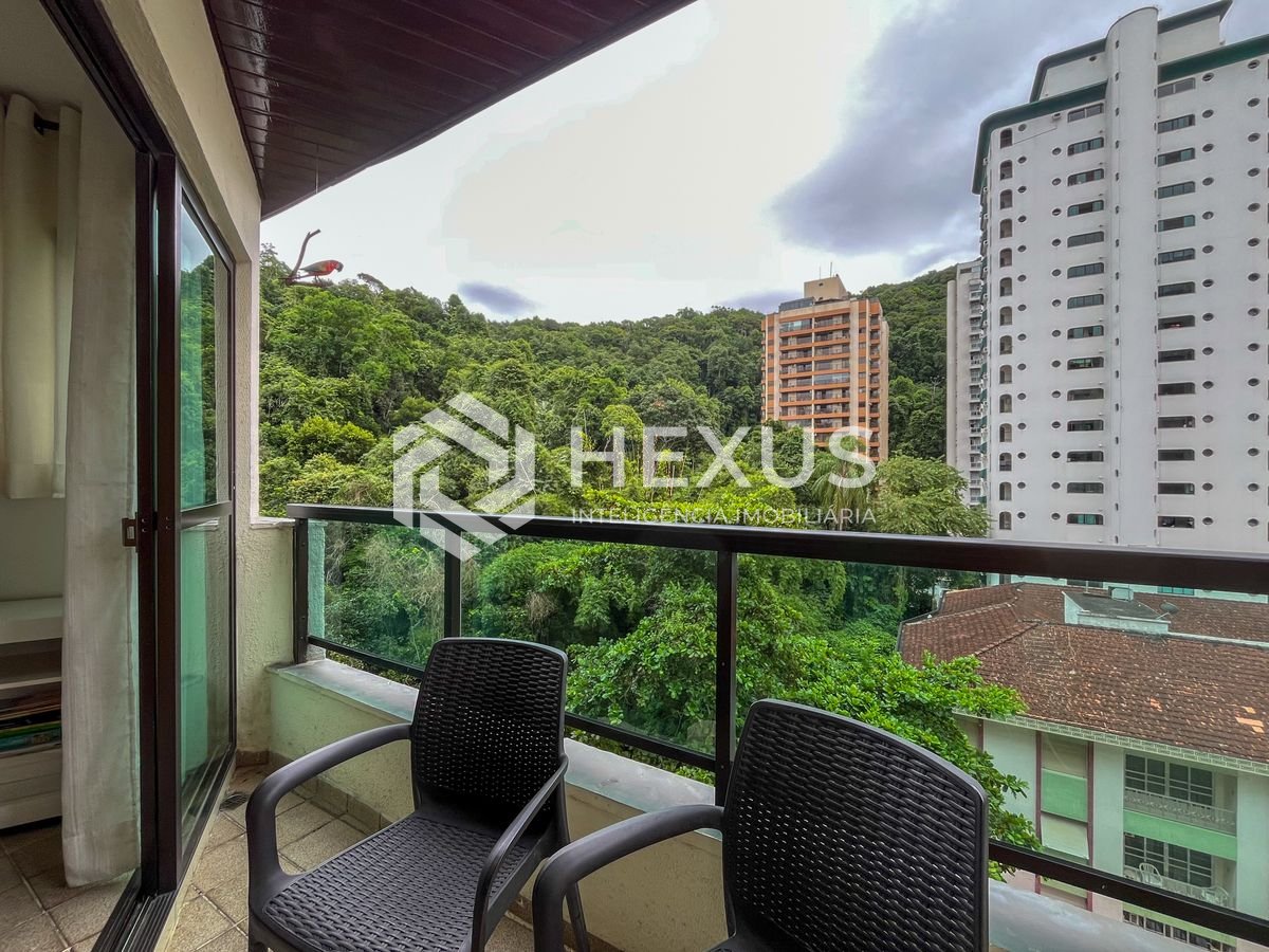 Foto 4 de Apartamento com varanda e lazer nas Pitangueiras, Guarujá