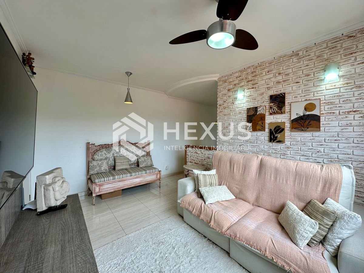 Foto 5 de Apartamento reformado com 2 dormitórios a 900m da Praia da Enseada – Região Tortugas