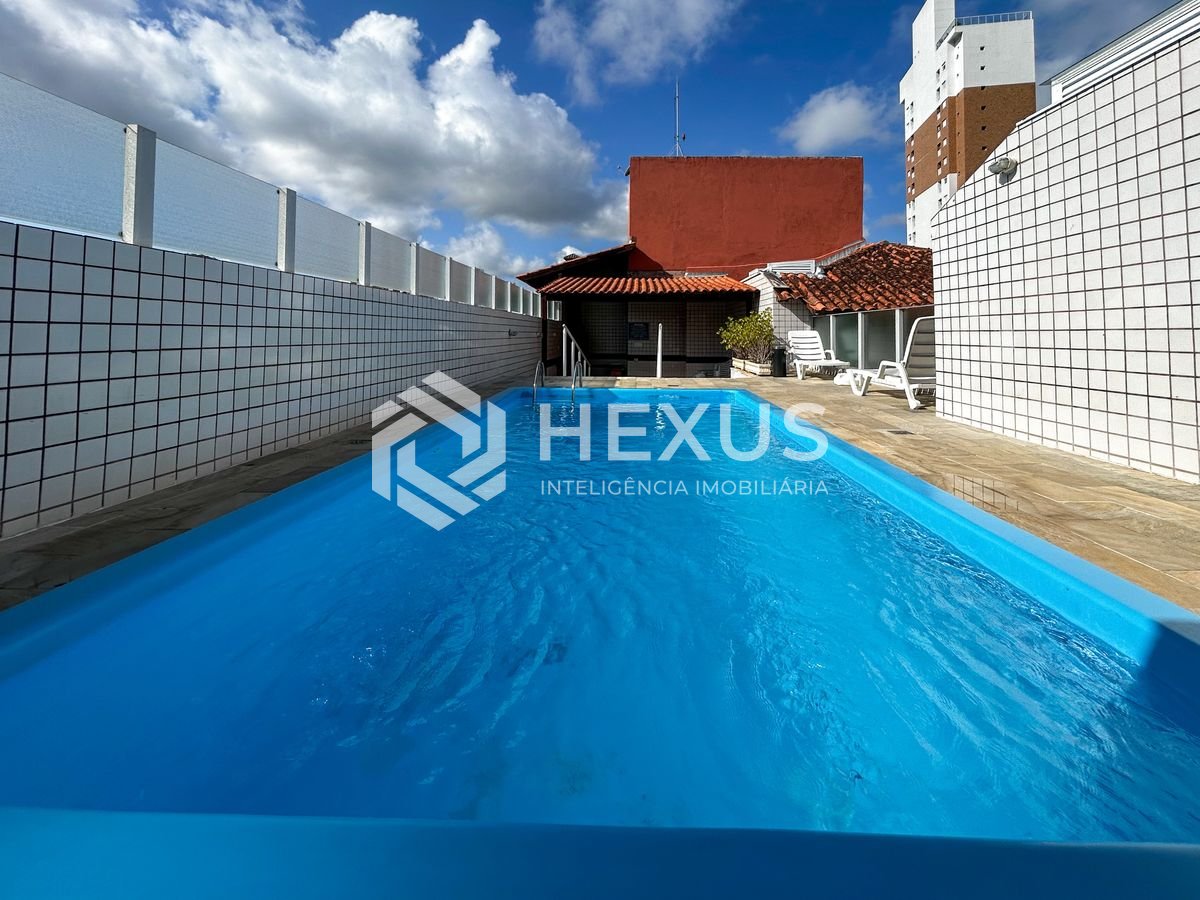 Foto 3 de Apartamento com varanda e lazer a 150m da praia na Enseada, Guarujá