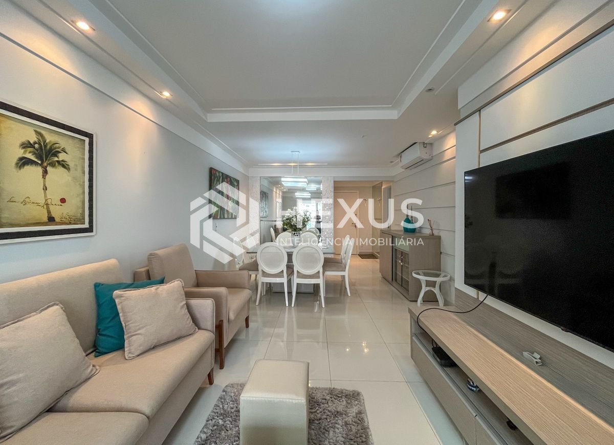 Foto 4 de Apartamento reformado frente mar com varanda gourmet vista mar com lazer na Pitangueiras, Guarujá