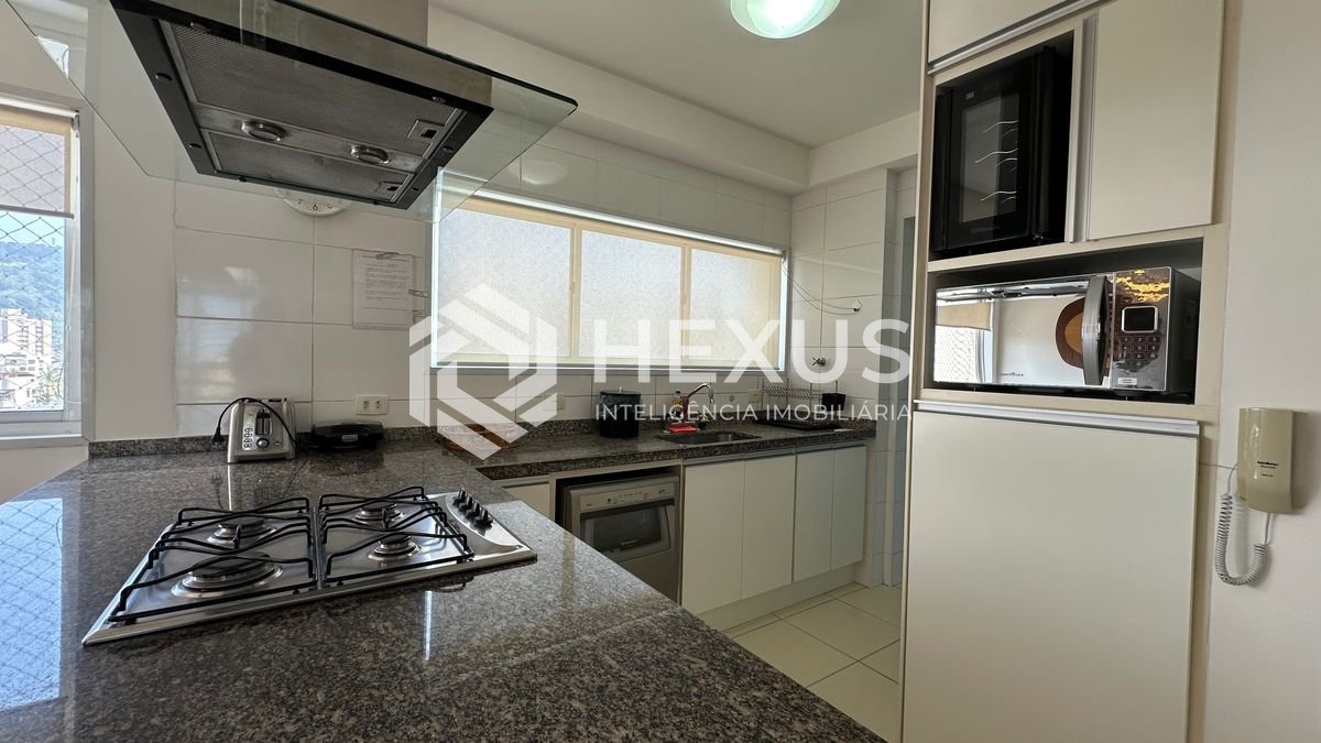 Foto 5 de Apartamento com varanda gourmet vista mar e lazer na Enseada, Guarujá