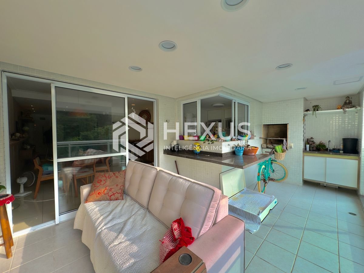 Foto 3 de Apartamento com varanda gourmet com lazer a 2 quadras do mar nas Pitangueiras, Guarujá