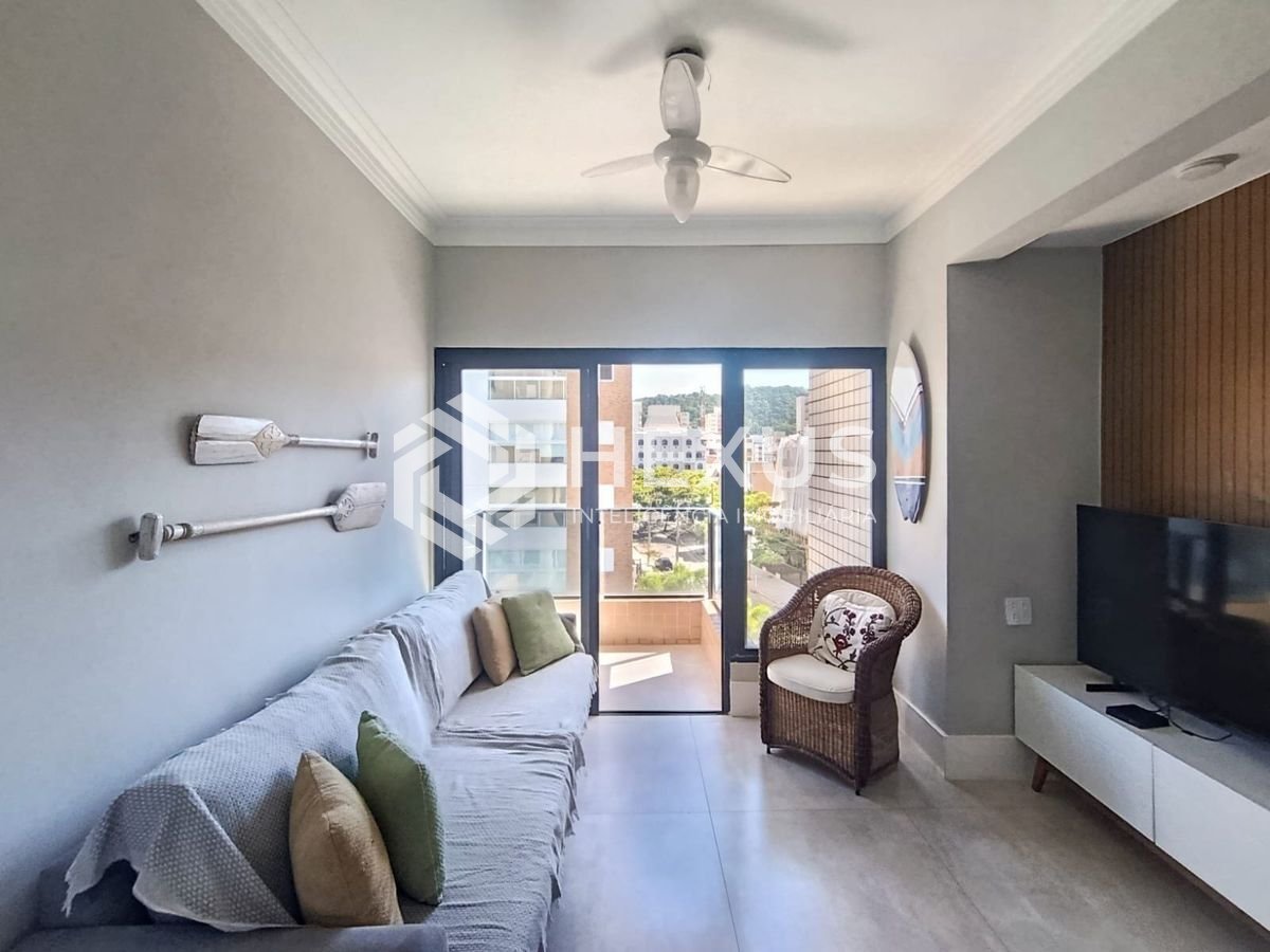 Foto 2 de Apartamento com varanda e lazer na Enseada, Guarujá