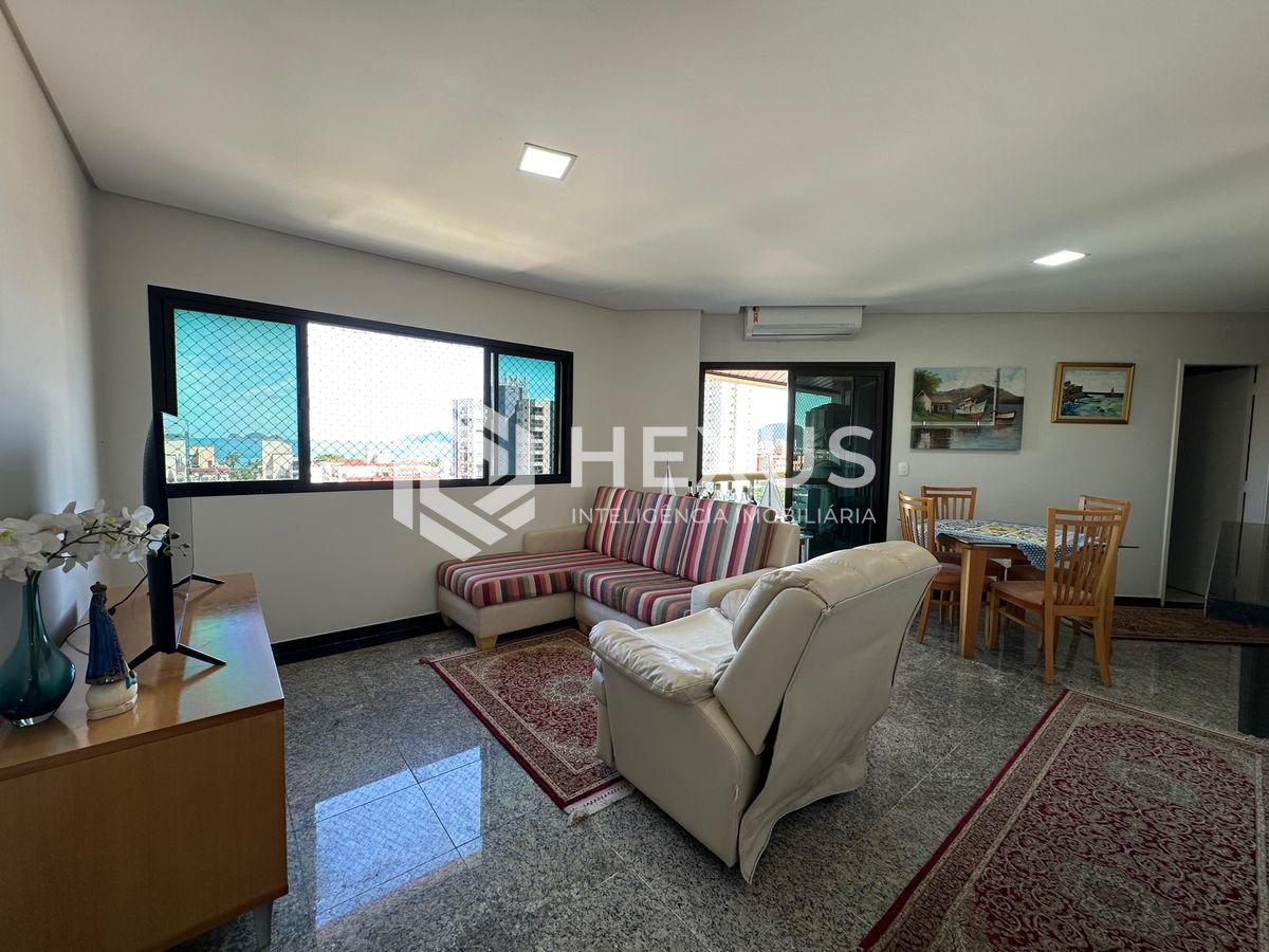 Foto 4 de Apartamento reformado com varanda vista mar e lazer a 450m da praia no Tortugas na Enseada, Guarujá