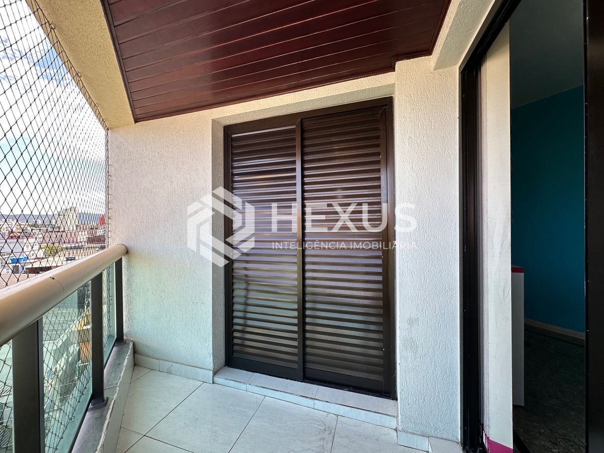 Foto 4 de Apartamento reformado com varanda vista mar e lazer a 450m da praia no Tortugas na Enseada, Guarujá