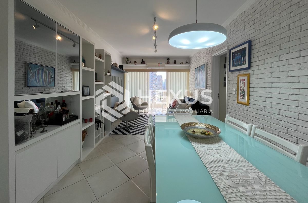 Foto 4 de Apartamento com varanda e lazer a 2 quadras do mar no Tombo, Guarujá