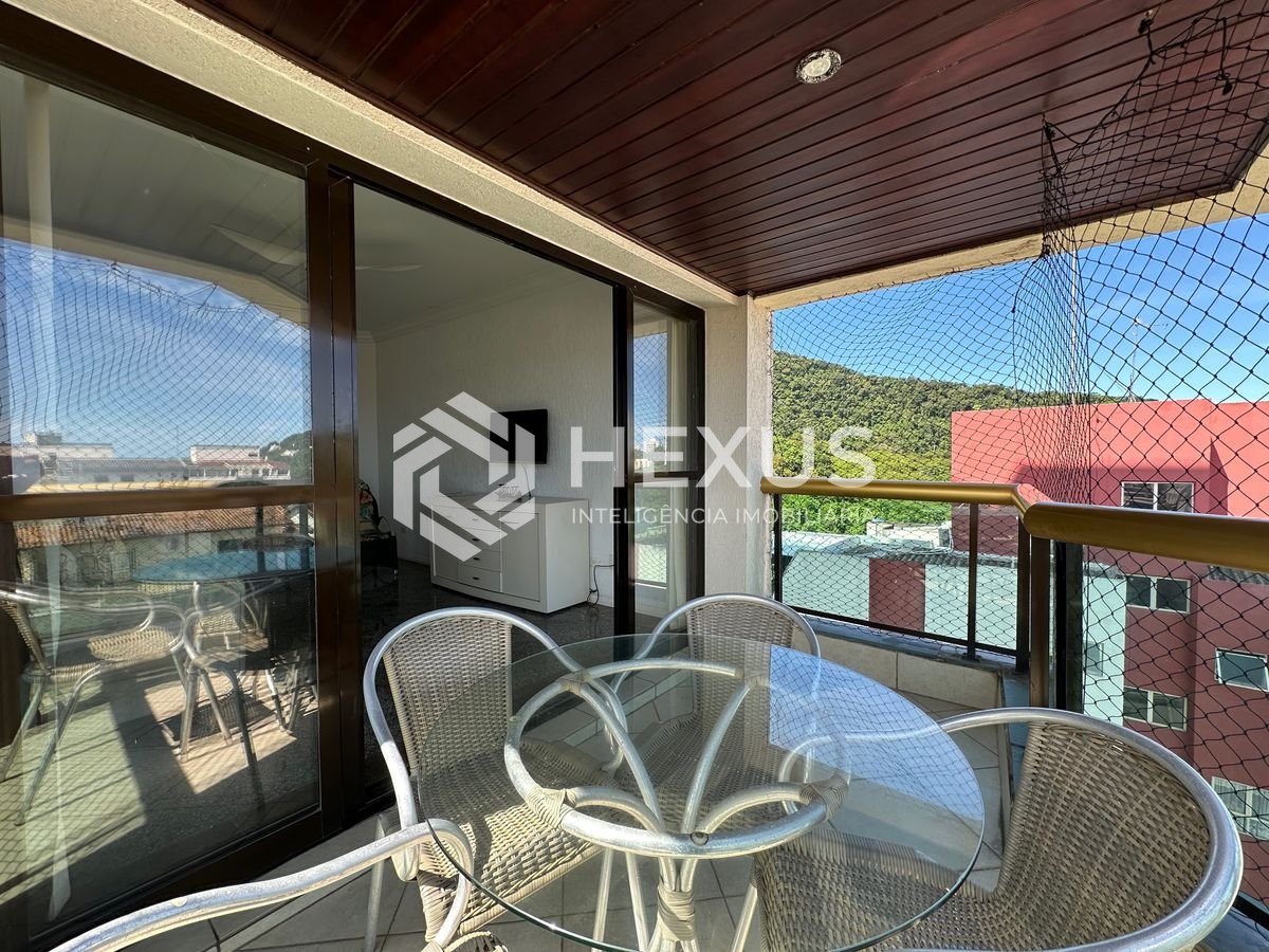 Foto 3 de Apartamento reformado com varanda vista mar e lazer a 350m da praia no Tortugas na Enseada, Guarujá