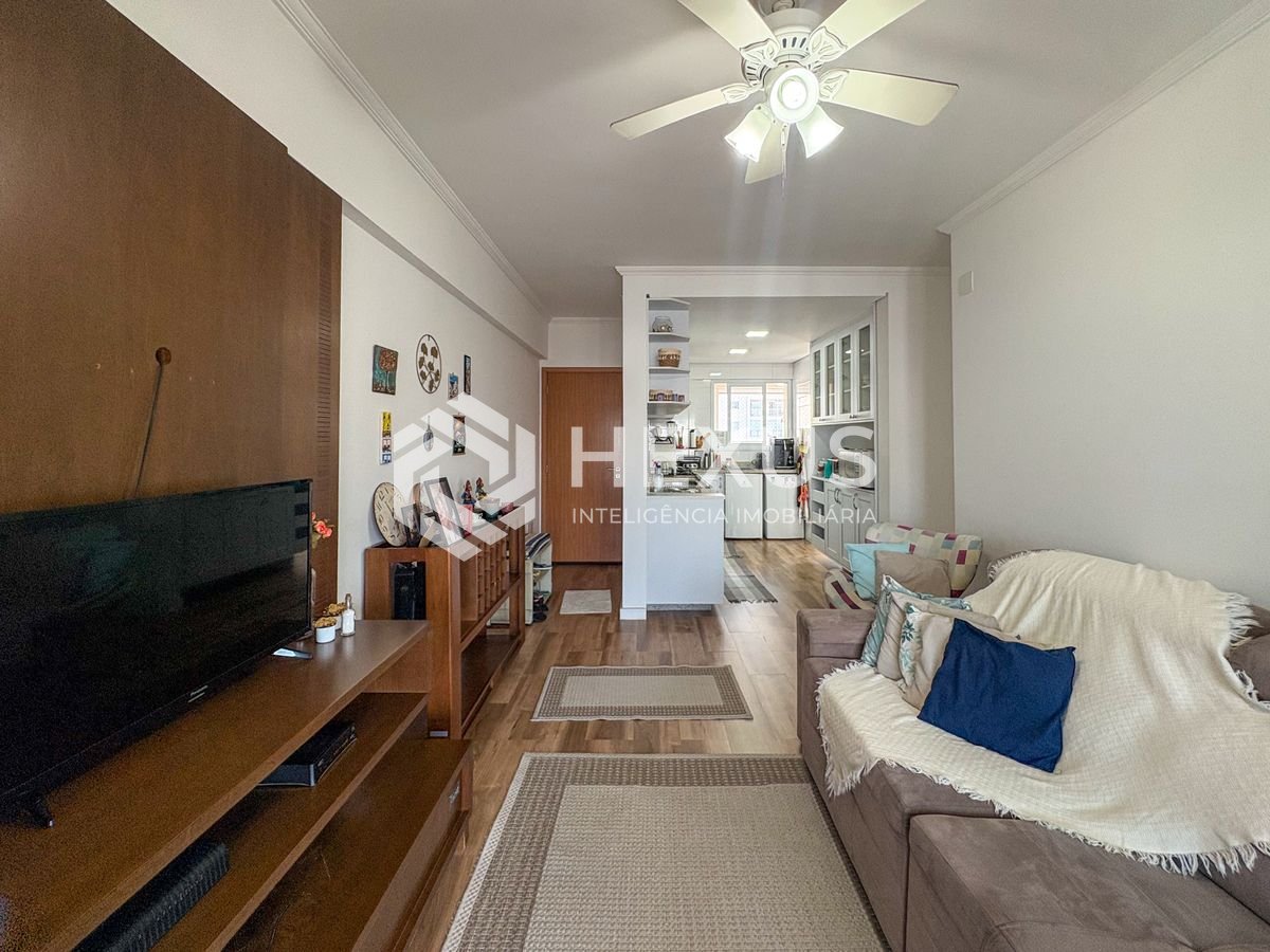 Foto 3 de Apartamento reformado com varanda gourmet vista mar e lazer a 500m da praia no Jardim Astúrias, Guarujá