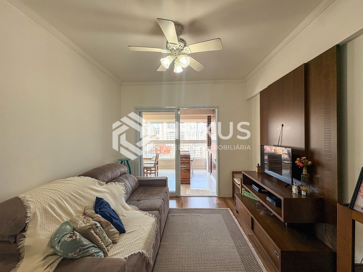 Foto 4 de Apartamento reformado com varanda gourmet vista mar e lazer a 500m da praia no Jardim Astúrias, Guarujá