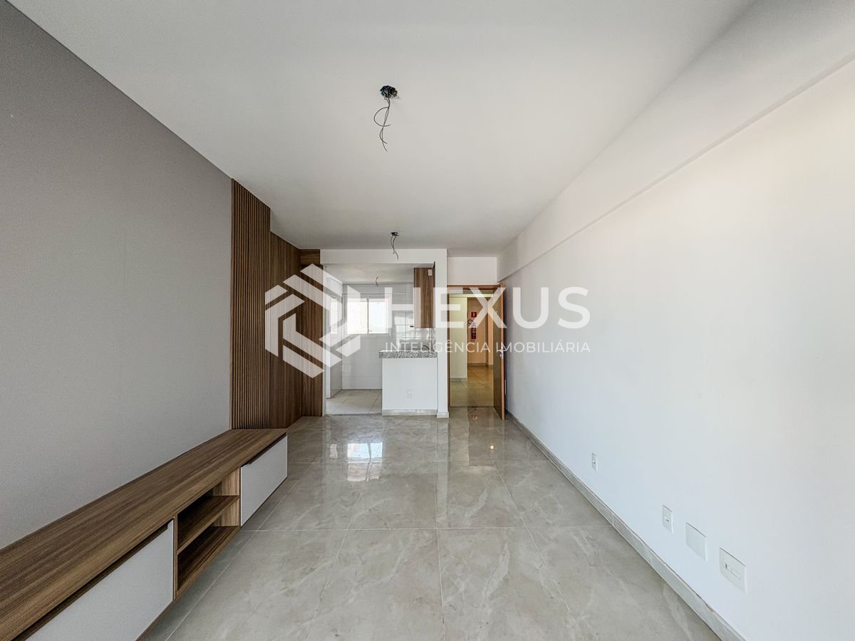 Foto 3 de Apartamento reformado com varanda gourmet e lazer a 350m da praia no Jardim Astúrias, Guarujá