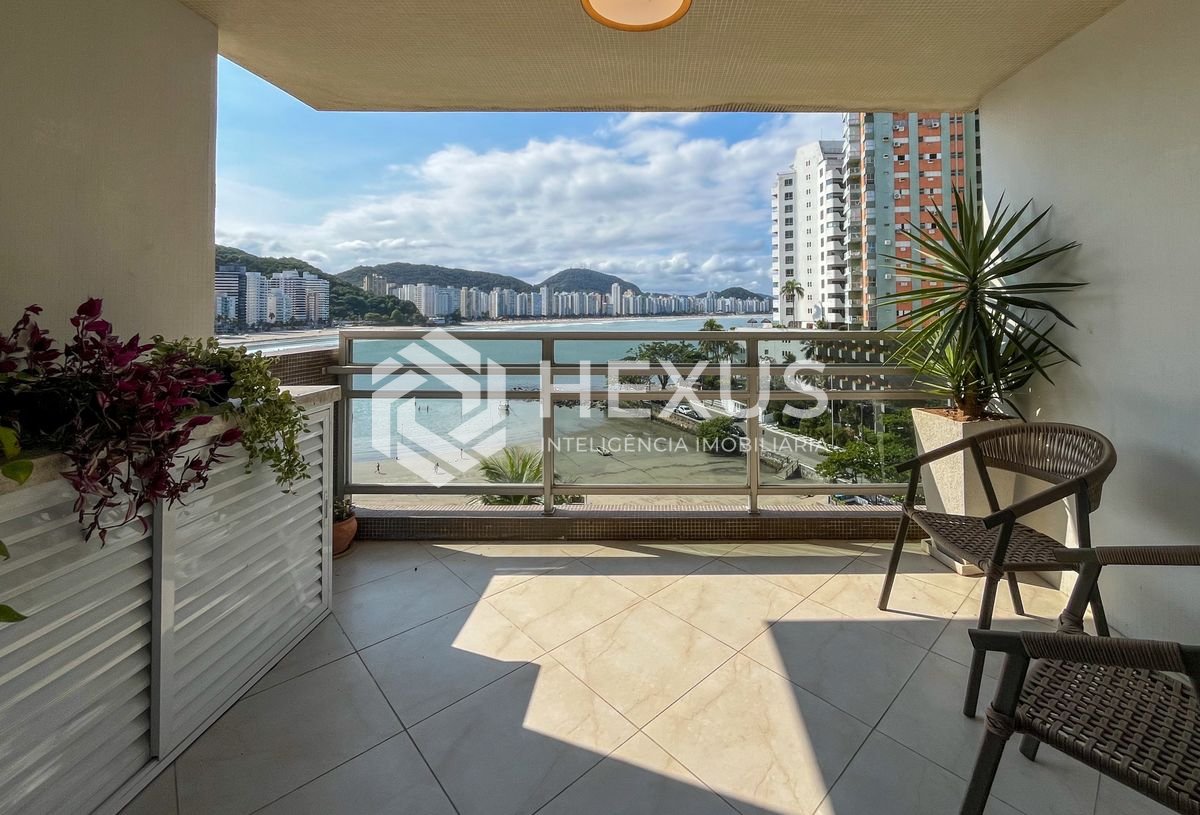 Foto 2 de Apartamento reformado frente mar com varanda vista mar e lazer no Jardim Astúrias, Guarujá