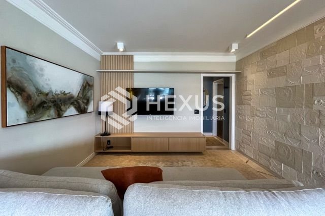 Foto 4 de Apartamento reformado frente mar com varanda vista mar e lazer no Jardim Astúrias, Guarujá