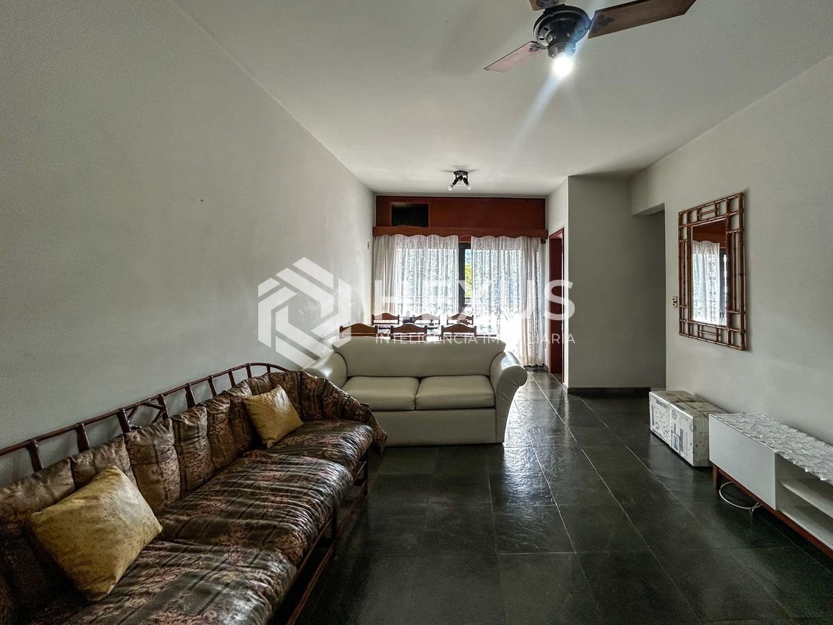 Foto 2 de Apartamento com varanda e lazer na Enseada, Guarujá