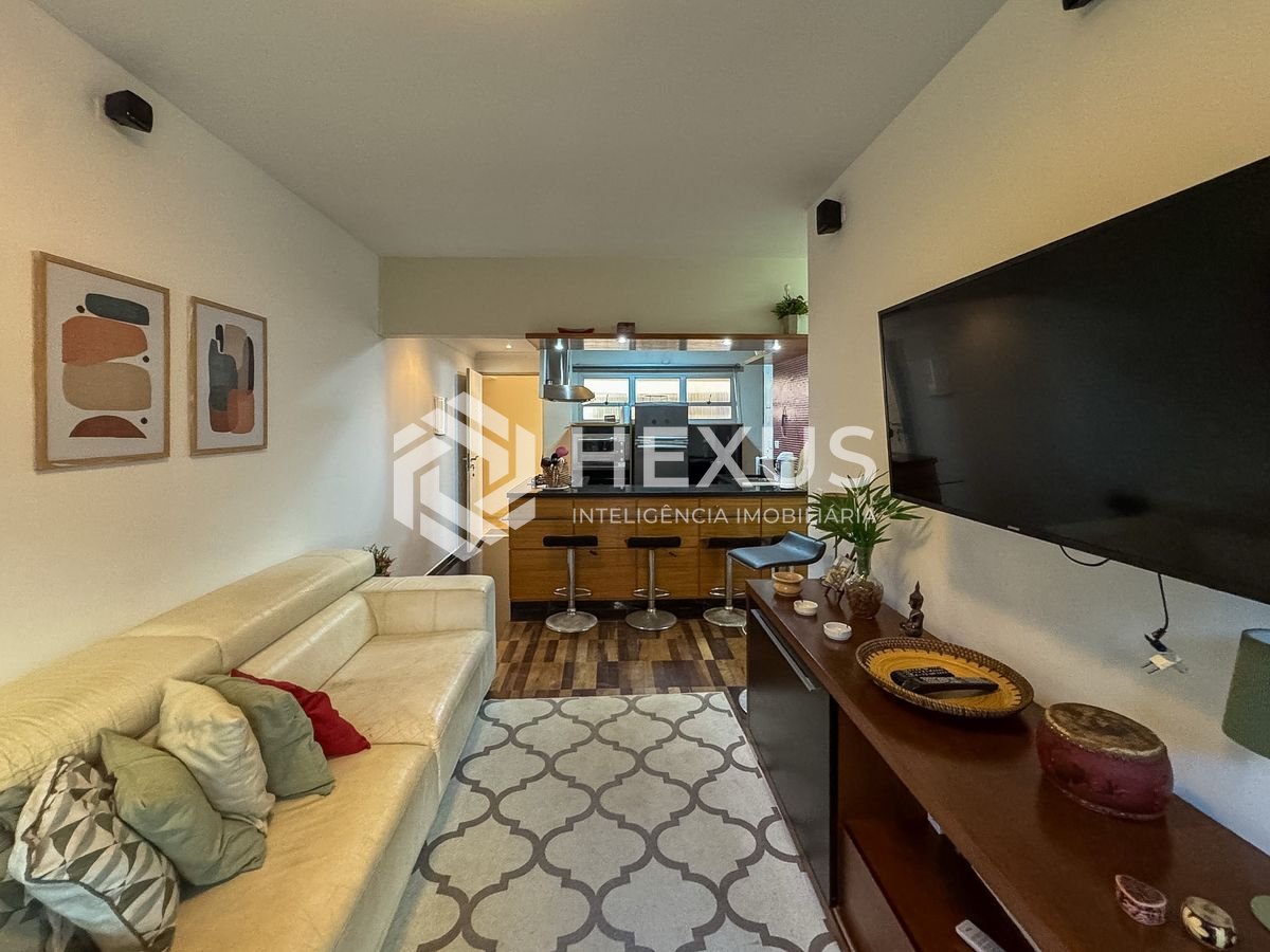 Foto 2 de Apartamento reformado e lazer a 1 quadra da praia no Jardim Astúrias, Guarujá