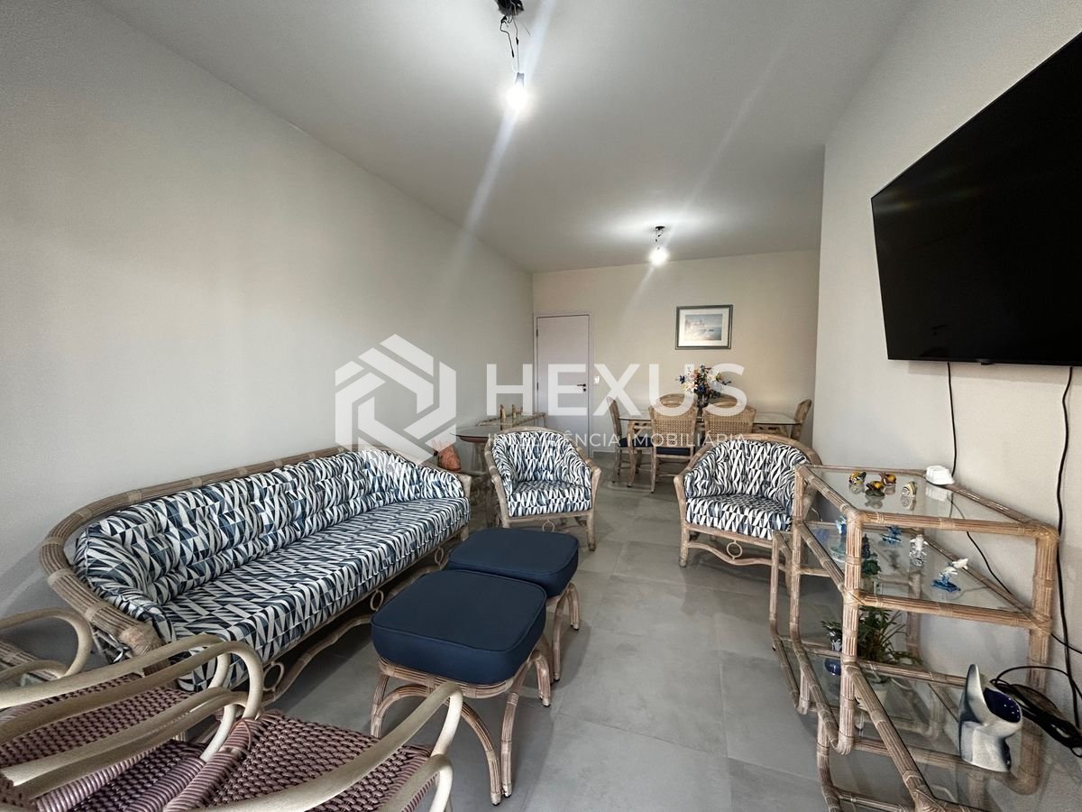 Foto 3 de Apartamento reformado com varanda vista mar a 200m da praia na Enseada, Guarujá