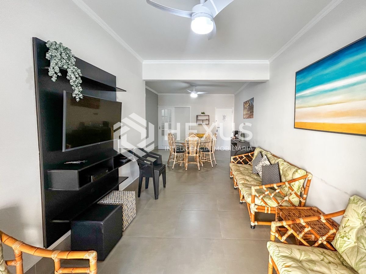 Foto 3 de Apartamento com varanda a 150m da praia na Enseada, Guarujá