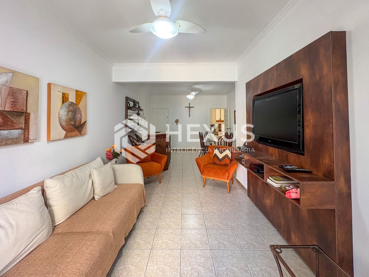 Foto 3 de Apartamento com varanda a 150m da praia na Enseada, Guarujá