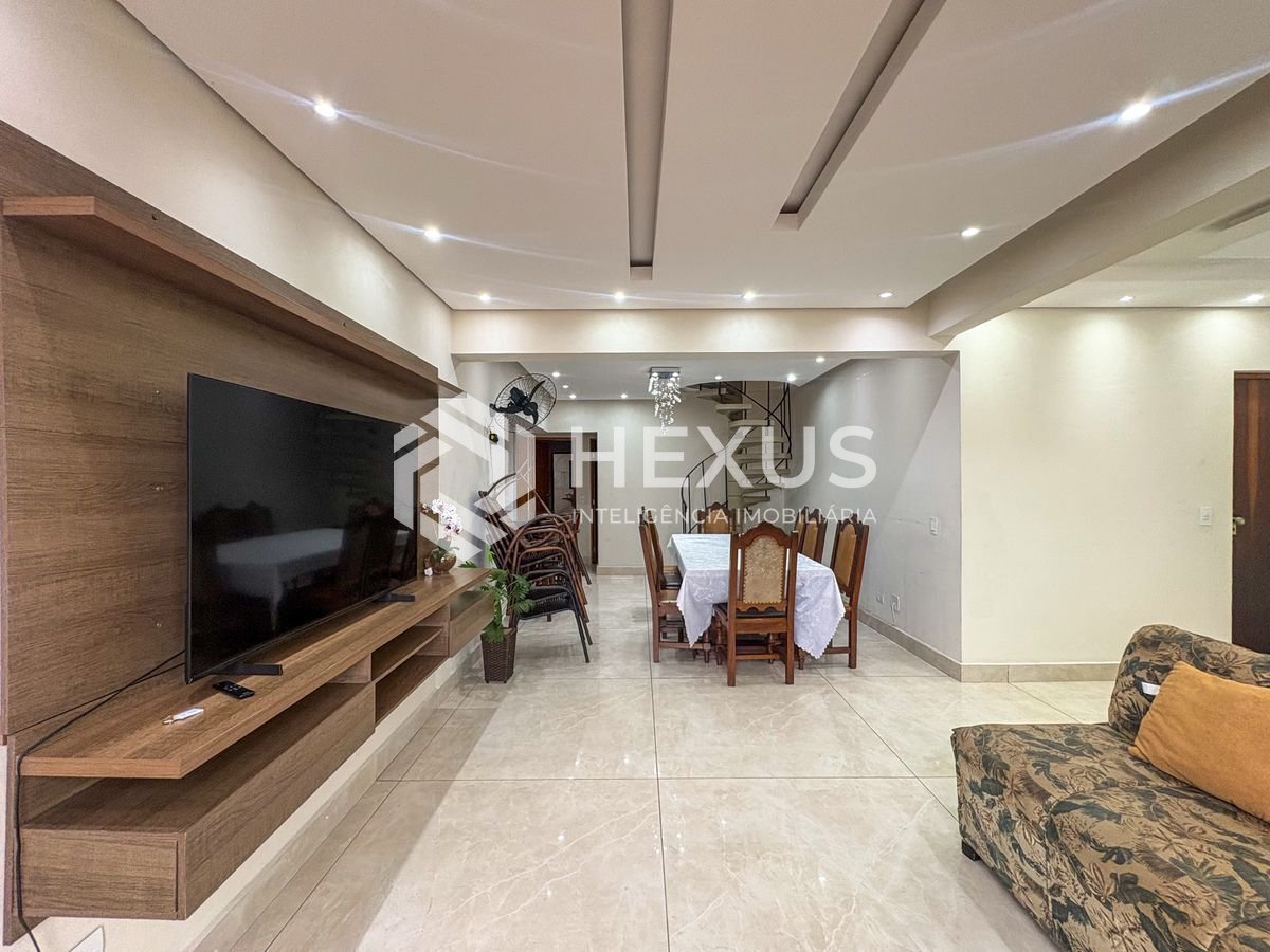Foto 5 de Cobertura Duplex reformado com varanda na Enseada, Guarujá